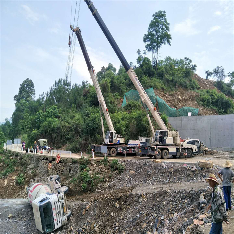 鹰潭月湖汽车掉沟里叫吊车救援要多少钱